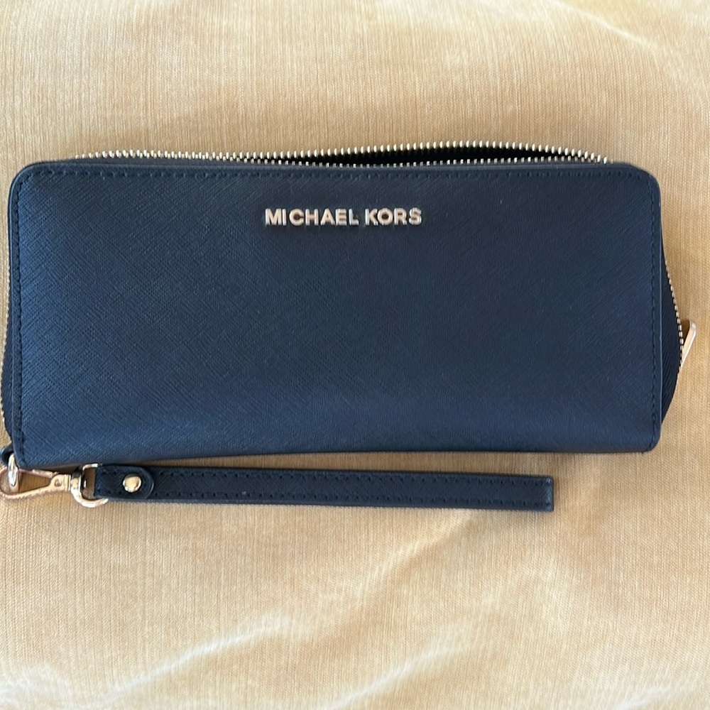 Michael Kors wristlet wallet. Black